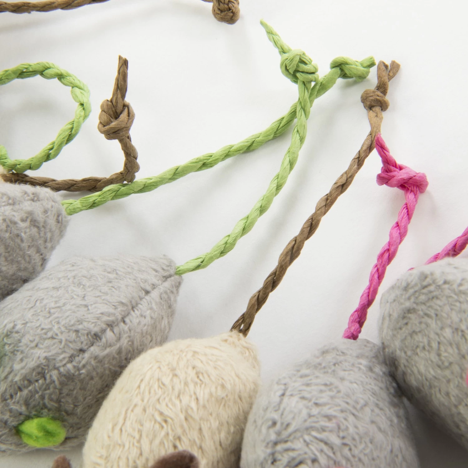 SmartyKat Skitter Critters Value Pack Catnip Cat Toys 7 SmartyKat Skitter Critters Value Pack Catnip Cat Toys - Image 5