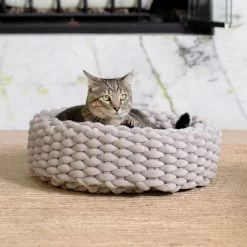 Mau Lifestyle Velvety Hand Woven Single Weave Cat Bed