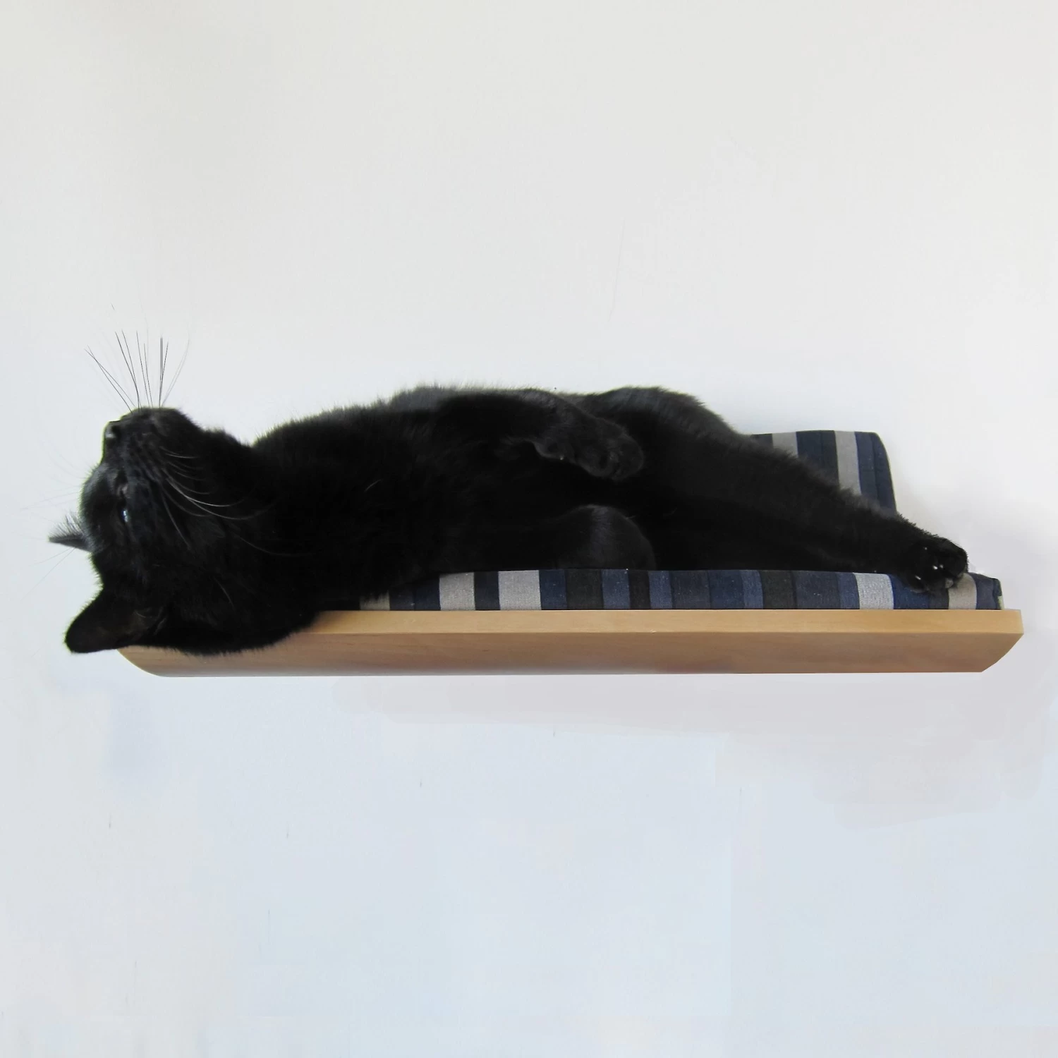 Curve Wall-Mounted Cat Perch 3 Curve Wall-Mounted Cat Perch - Image 2