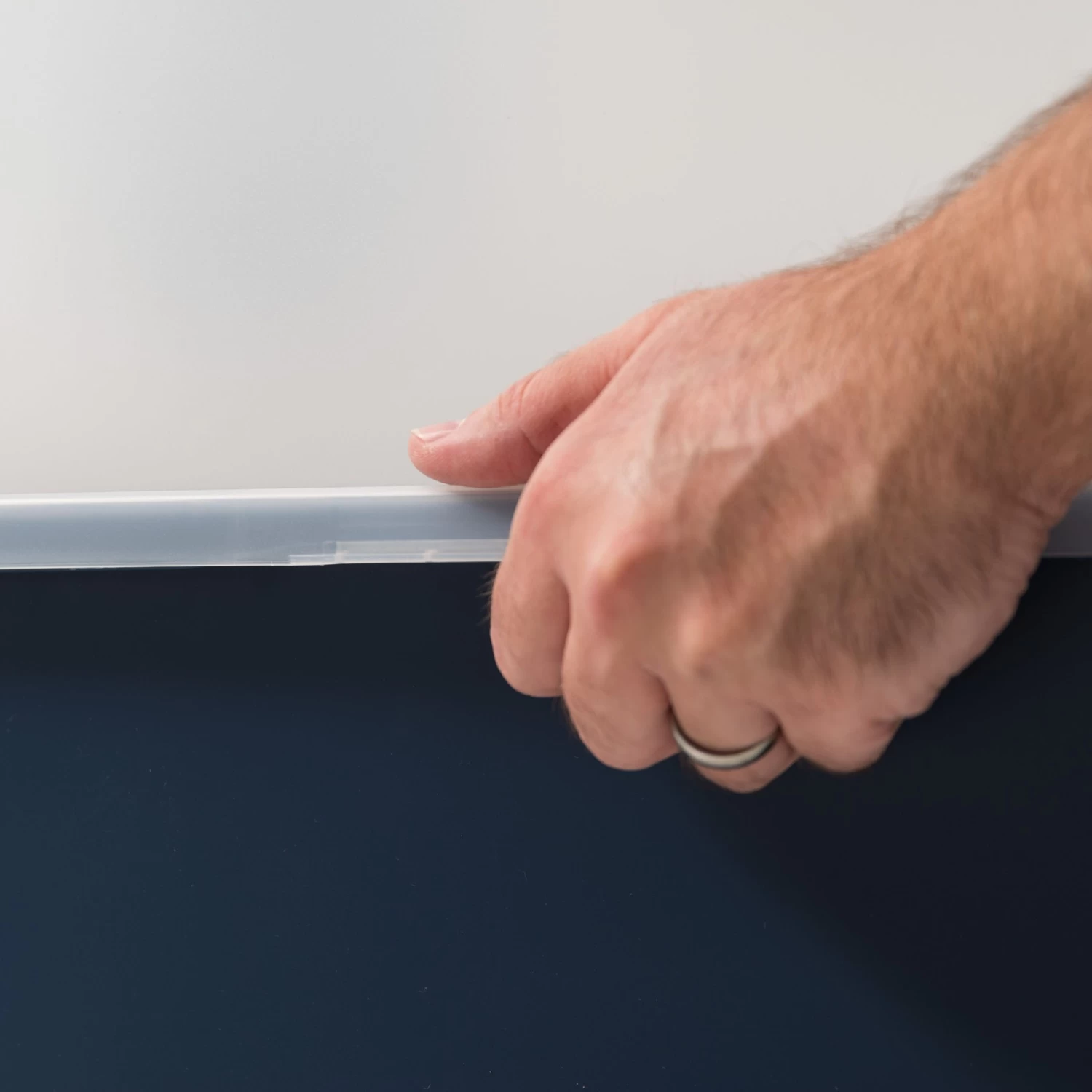 IRIS USA Open Top Litter Box With Scatter Shield 9 IRIS USA Open Top Litter Box With Scatter Shield - Image 7